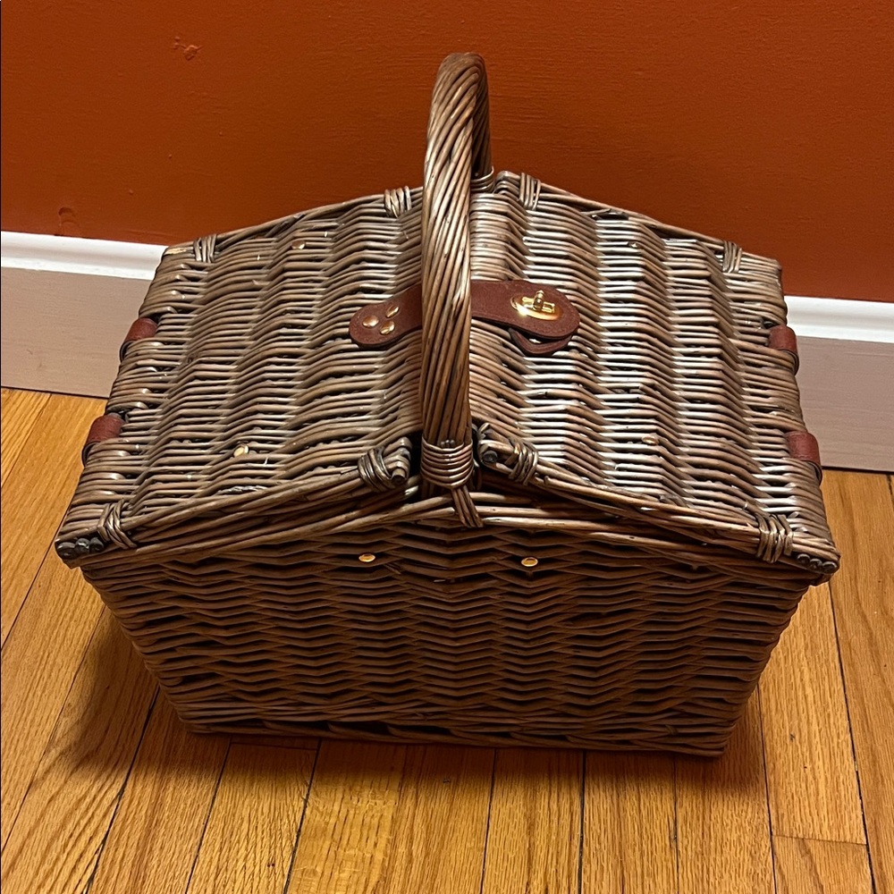 Wicker Picnic Basket with Accessories